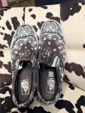 Vans Slip-On Shoes Black and White Skull Bandana Print Size 11.5
